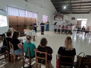 Leia mais sobre o artigo Grupos de mulheres de Cândido Godói recebem orientações sobre saúde com equipe do Samu