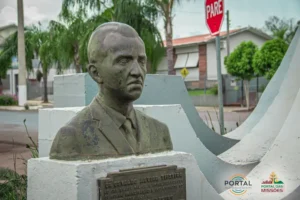 Leia mais sobre o artigo Monumento ao Dr. Osvaldo Aguiar Teixeira em Tucunduva