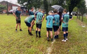 Leia mais sobre o artigo Taça Graciano Urach de Futebol 7 Agita Campina das Missões com Chuva e Emoção