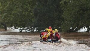 Leia mais sobre o artigo Governador Eduardo Leite decreta estado de calamidade pública no Rio Grande do Sul