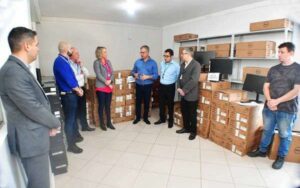 Leia mais sobre o artigo Banrisul repassa 60 computadores para o município de Santo Ângelo