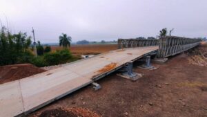 Leia mais sobre o artigo Com ponte provisória instalada na rodovia RSC-287, tráfego é liberado em Santa Maria