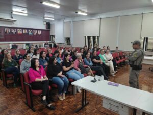 Leia mais sobre o artigo Servidoras Municipais de Horizontina participam de palestra da Brigada Militar sobre proteção a mulher