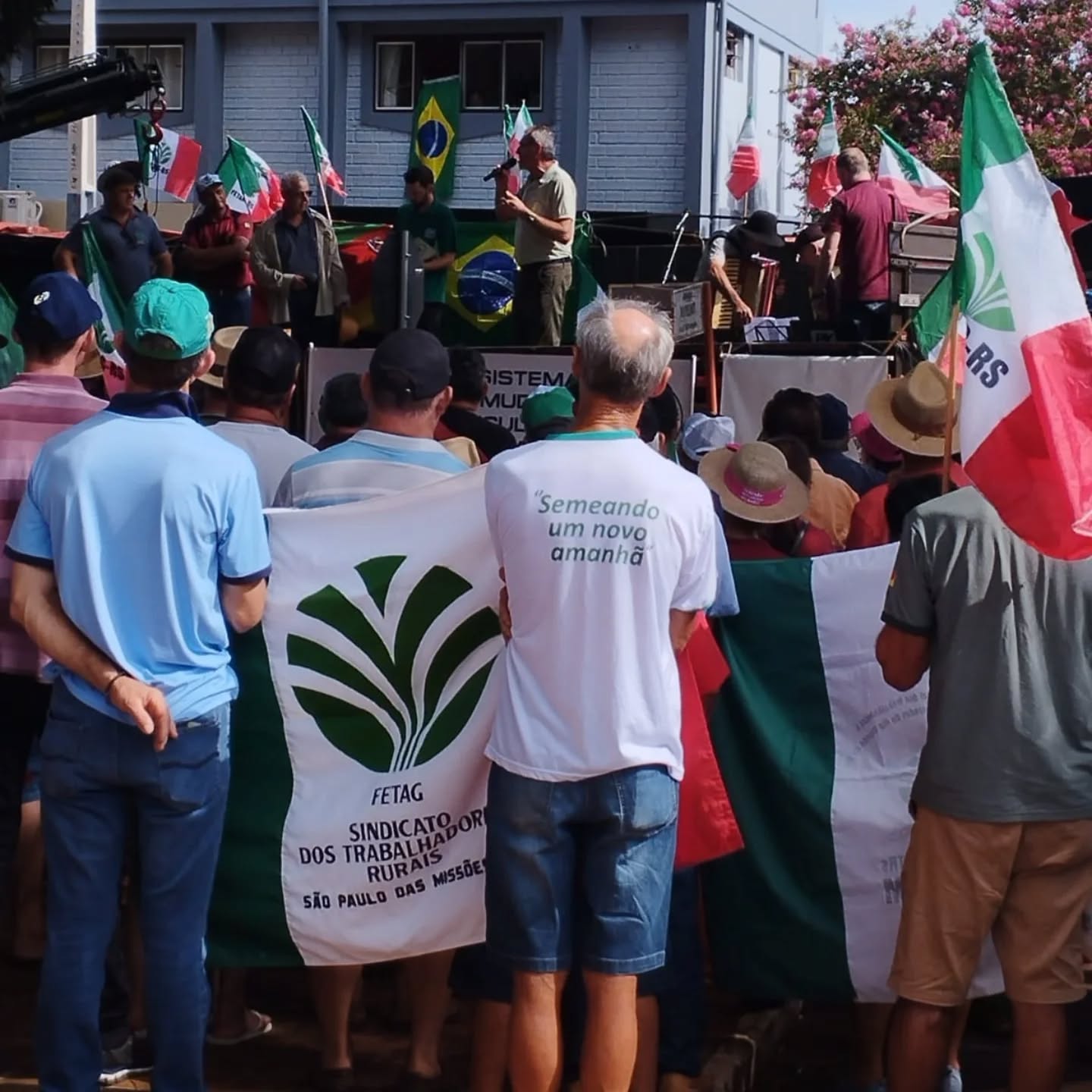 Leia mais sobre o artigo Prefeito Guerino Backes participa de mobilização em defesa da agricultura familiar em Tuparendi