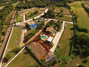 Leia mais sobre o artigo Rancho LM Fazenda Resort e Morada das Missões Residencial são destaques da Innovar Urbanizadora na Fenamilho Internacional 2025