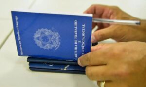 Leia mais sobre o artigo Desemprego entre jovens cai pela metade entre 2019 e 2024