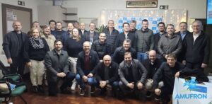 Leia mais sobre o artigo Assembleia da AMUFRON celebra 61 anos e discute avanços na saúde e educação
