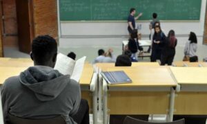 Leia mais sobre o artigo Governo federal quer acabar com a obrigatoriedade de aulas em autoescolas para tirar a carteira de habilitação