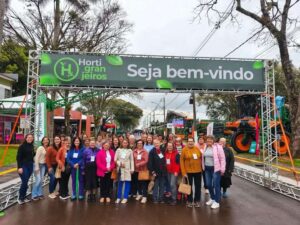 Leia mais sobre o artigo Grupo de Mulheres e Idosas do CRAS de Cândido Godói participa do Encontro Estadual de Hortigranjeiros