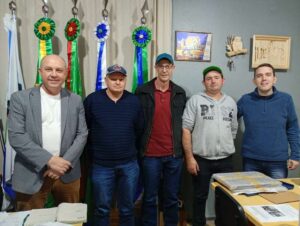 Leia mais sobre o artigo Prefeitura de Campina realiza reunião com Associação de Apicultores