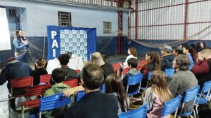 Leia mais sobre o artigo Projeto Escola para Pais promove integração família-escola com foco na influência das telas em Giruá