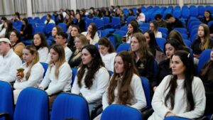 Leia mais sobre o artigo Cursos de Farmácia e Biomedicina da URI abrem suas semanas acadêmicas com programação especial 