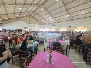 Leia mais sobre o artigo Centro de Convivência de Doutor Maurício Cardoso celebra o Dia do Idoso com alegria e gratidão