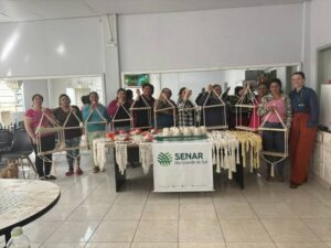 Leia mais sobre o artigo Curso de macramê promove aprendizado e integração comunitária em Alegria