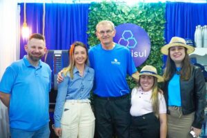 Leia mais sobre o artigo Prefeito Guerino Backes visita expositores durante a Expocandi 2025