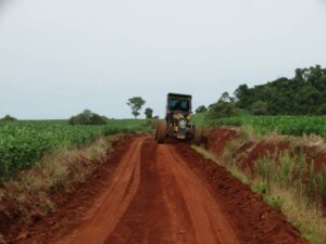 Leia mais sobre o artigo Obras de patrolamento avançam nas comunidades de Nova Esperança e Boa União em Novo Machado