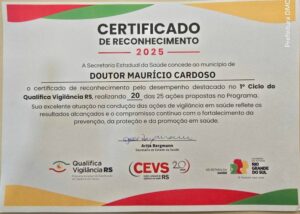 Leia mais sobre o artigo Doutor Maurício Cardoso recebe certificação por destaque em ações de vigilância em saúde