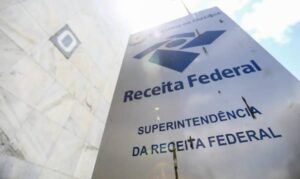 Receita paga lote especial de restituição